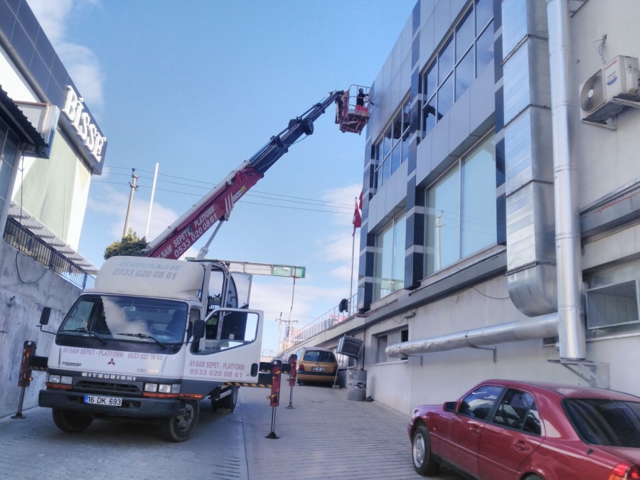 Osmangazi/Bursa Cam Temizliği Çalışması