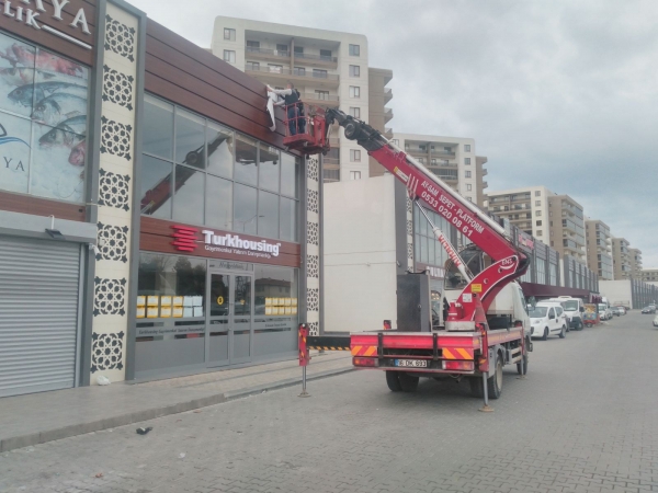 Osmangazi/RTE Bulvarı Reklam Afişi Montaj Çalışması